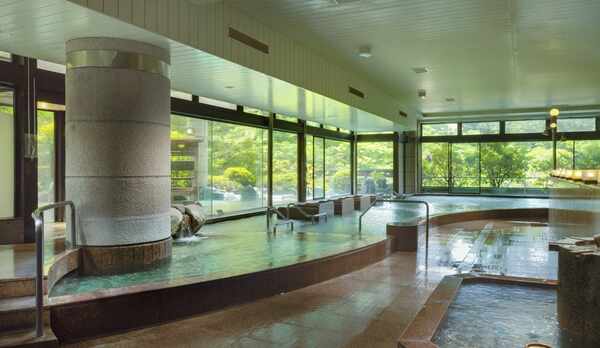 赤富士大浴場内湯（ご婦人）／※5:00〜09:30／13:00〜2:00（金曜は15:00〜）