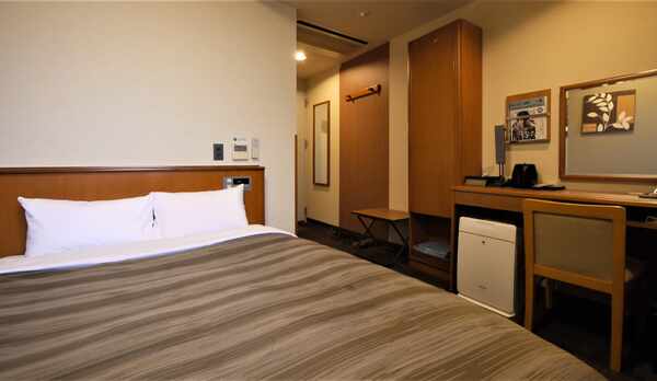 東館ダブル《ベッド幅140(㎝)》加湿機能付空気清浄機・枕元コンセント・リセッシュ設置