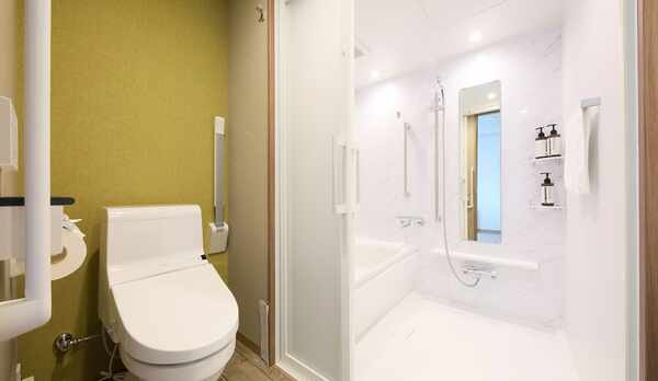 デラックスツインルームのバス・トイレ【バリアフリー対応・1室のみ】