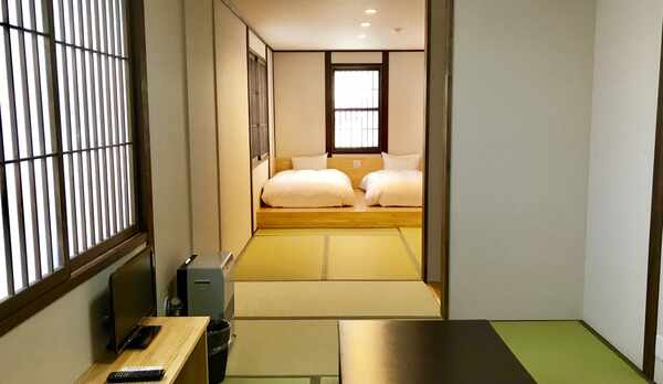 102  小上がりベットの和室