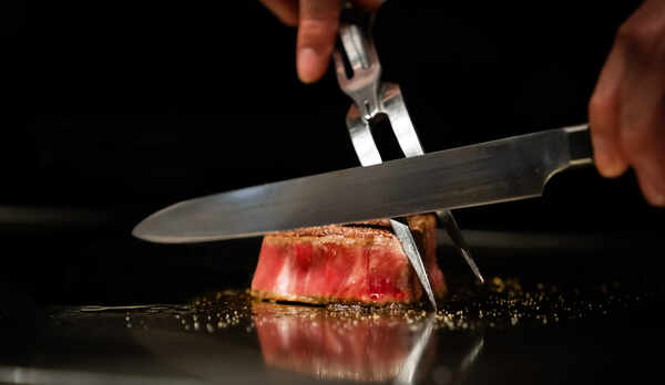 【施設内レストラン/マラルンガ鉄板焼】夕食イメージ