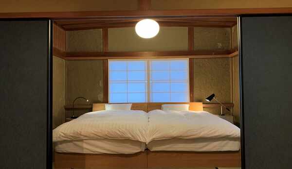 本館　デザイナーズ和洋室　寝室