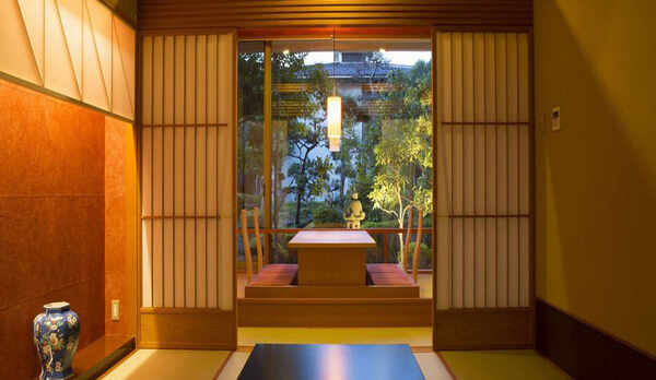 別邸美悠　庭園側　和室