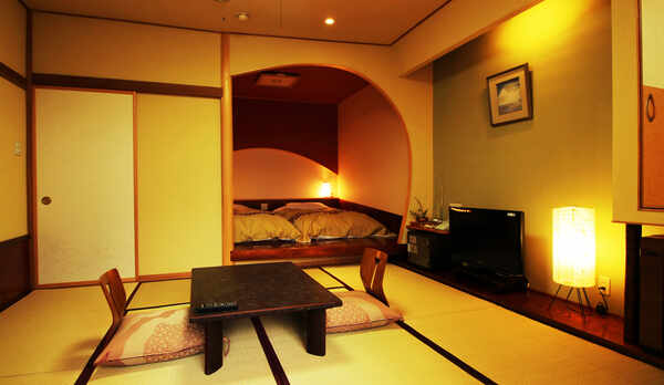 特別室（夕映）8畳和室+和ベッド 