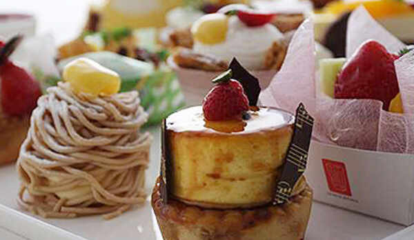 ●自家製オリジナルケーキ♪お持ち帰りも◎なのでお部屋でお召しいただけます。