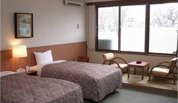 洋和室　洋ツイン+小上がり2畳