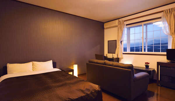 絶景の大パノラマを一望にできるDXダブルルーム（少しコンパクトなタイプ）