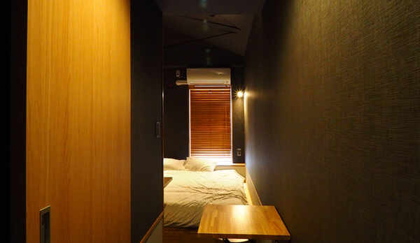 スタンダードルーム　収納机