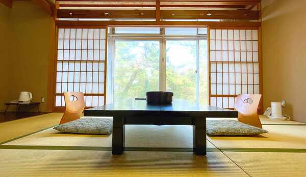 【禁煙】江戸間の和室10畳（バス・洗浄機付トイレ付）