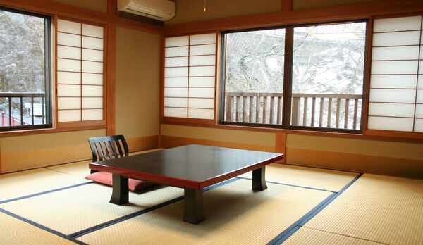 *和室8畳（一例）  窓辺から四万川をご覧いただける、川沿いのお部屋