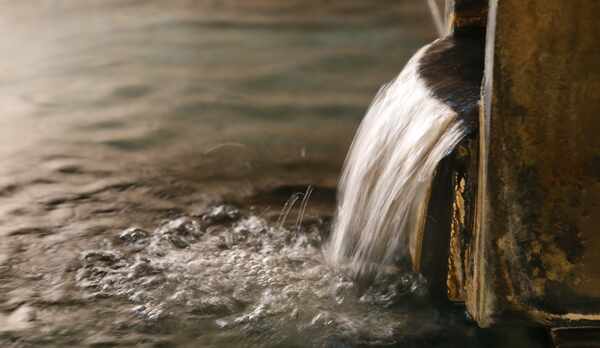 美肌の湯として人気の温泉をお楽しみください。