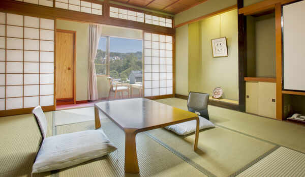 ■竹寿閣：バス・トイレ付和室8畳