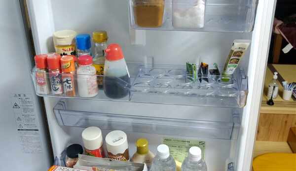 冷蔵庫の中の調味料