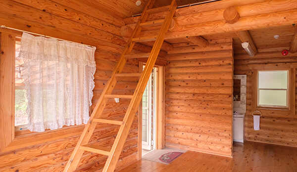 ●木々に囲まれたログハウス　一例