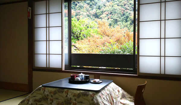 ・寒い季節はお部屋のおこたでほっこり♪静かに過ごせる和室(客室一例）