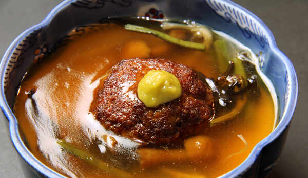 本家扇屋名物のたけのこ饅頭