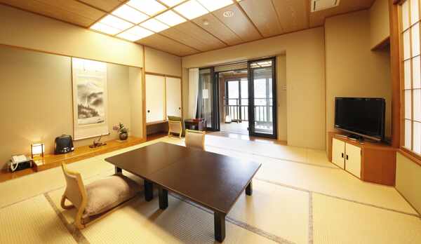 102号室【山桜の間】温泉付き和室