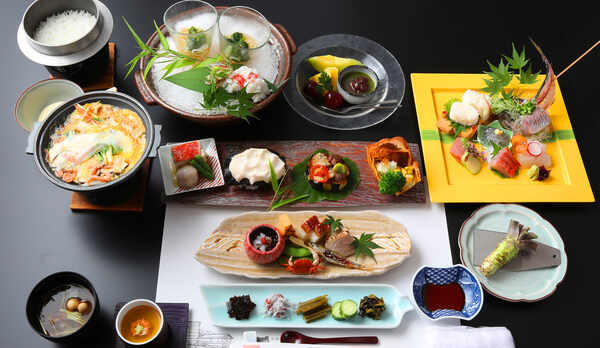 *大翔（おおとり）コース／料理一例／8/12よりご飯は、釜炊きまたはお櫃でご提供となります