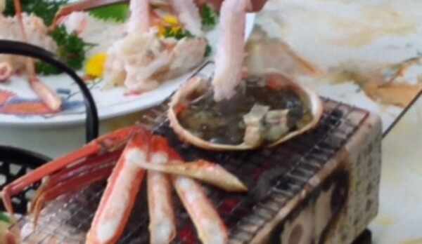 備長炭で焼く焼きガニ