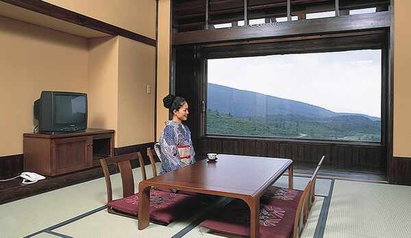 *【客室一例】畳のお部屋でのんびりとお過ごし下さい。