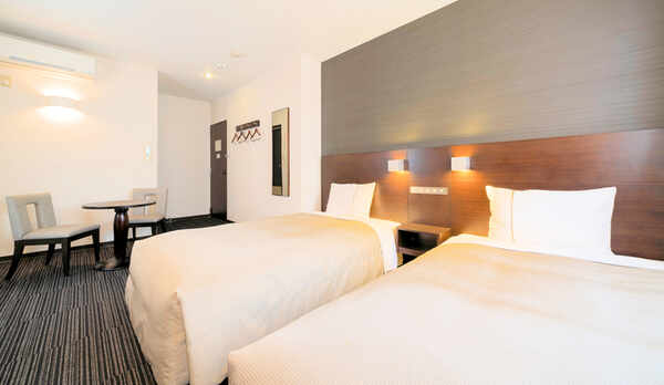 ツインルーム(全体昼バージョン)