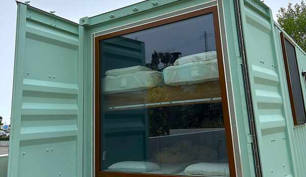 宿泊棟　芝生広場