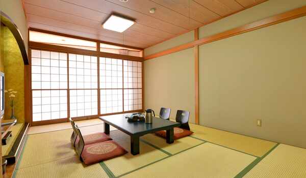 *客室/美しい那須連山と那珂川の四季を遠くから望む—清潔感あふれる和室