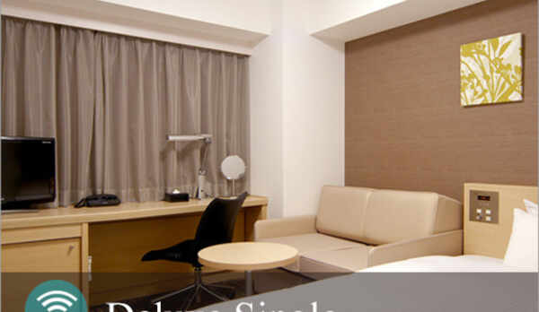 【デラックスシングル】少し贅沢なゆったり20.8㎡。ソファーがあり、自分のお部屋のように寛げます。