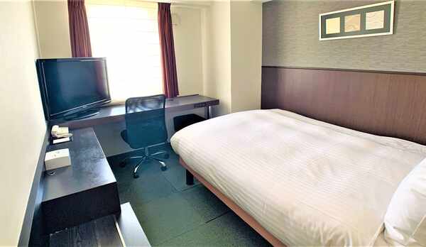 スタンダードダブルルーム（1名様〜2名様）15〜16㎡/ベッド幅149cm