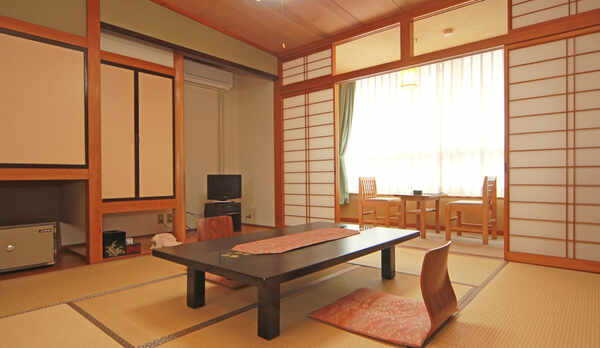 【客室一例・8畳】