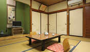 新館 (2)当館の宿泊棟は、昔ながらの平屋建。