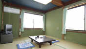 一階和室　田舎に帰ってきたようにお寛ぎください。全室冷蔵庫完備＆嬉しい、飲み物等持ち込み可◎◎◎