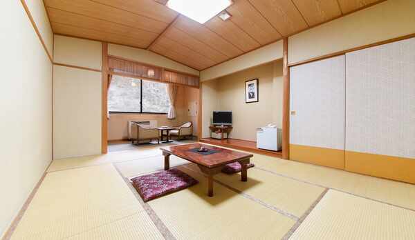 *【客室一例】静かにお過ごしいただける、純和風のお部屋。
