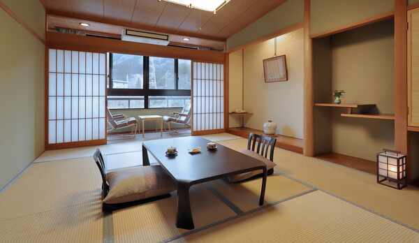 スタンダード【渓谷沿いの和室12畳】