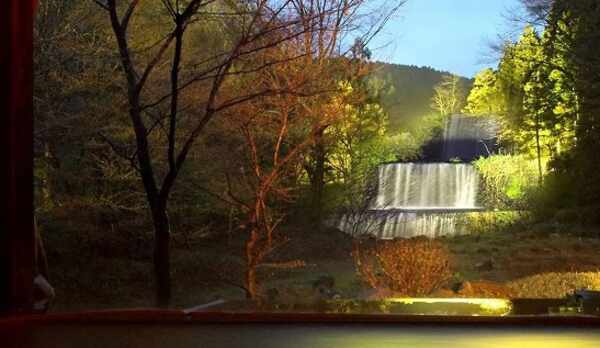 露天風呂 滝見の湯