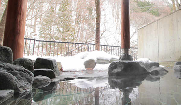 冬は雪見露天！