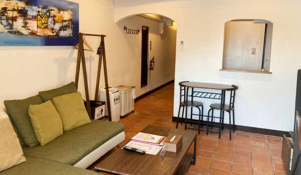 【1F　プールサイドツイン＆キッチン】