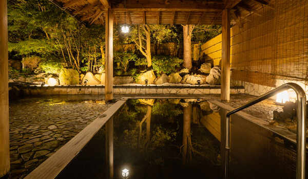 女性露天風呂（夜イメージ）