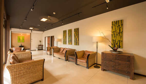 *館内/インテリアもアジアンテイストで統一されております