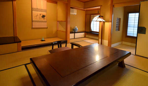 数寄屋　和風書院 スタンダードタイプ【硯水の間】／日本建築の美の真髄を醸し出してます