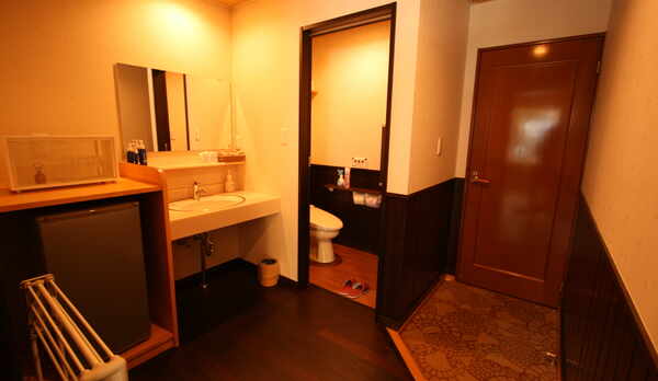 R4年1月新設！ツインローベット＋14畳堀こたつ・モダン和室【特別室２階限定】トイレ・洗面各2カ所付