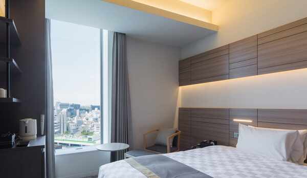 スーペリアダブルルーム（18平米）