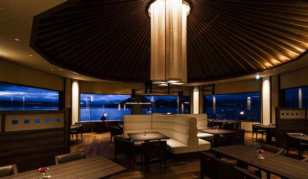 水のテラスダイニング「The洞爺」