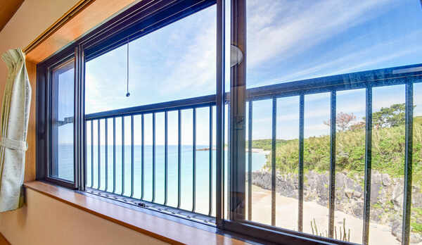 *【部屋からの景色】  目の前は青い海♪キレイな海に癒されて下さい