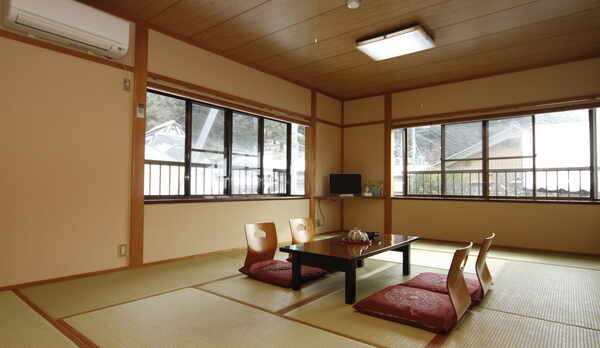 和室（4名〜5名）