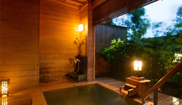 ◆貸切半露天風呂−桧−◆