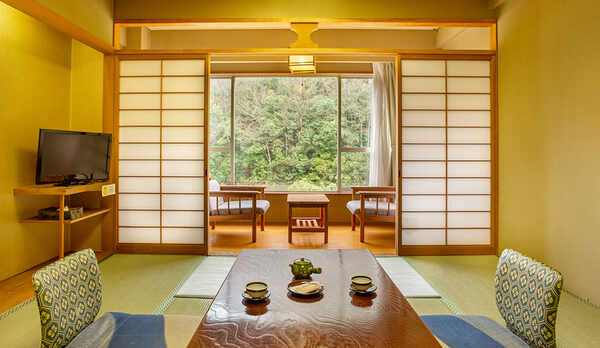 *【和室8畳・バス＆トイレ付】お部屋のお風呂には温泉を引いているのでお好きな時間に温泉を楽しめます。