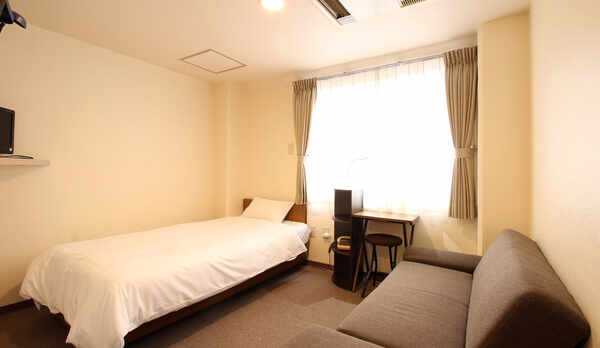 ソファーがありゆったりとお過ごしください