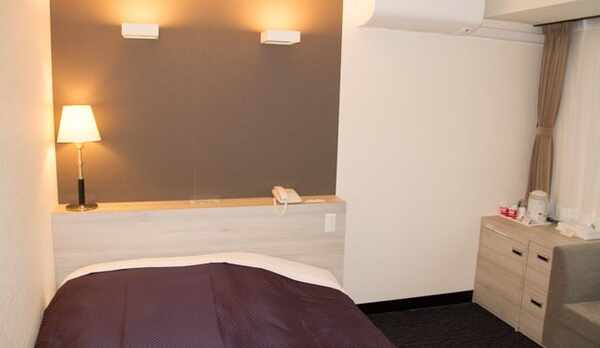 スタンダードダブル　 カジュアル感があります（女性好み!?）