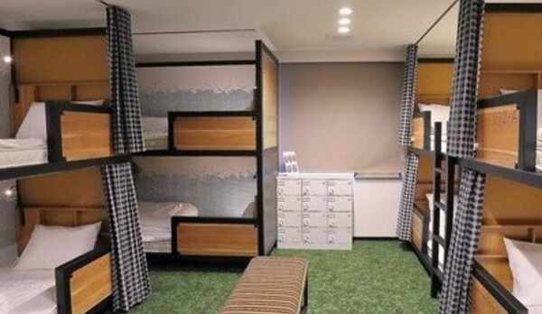 B10：バック(2段)ベッド&times;5台（5名〜10名用）